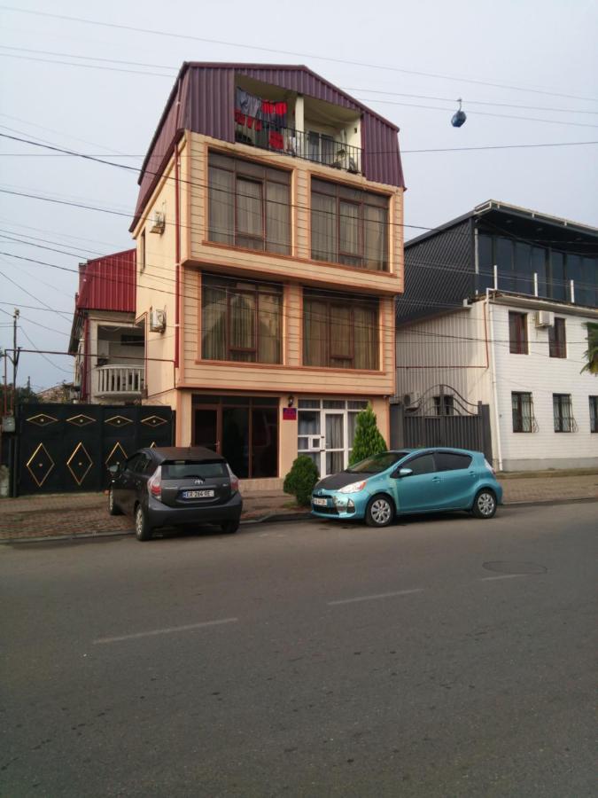 George Dom Hotell Batumi Exteriör bild